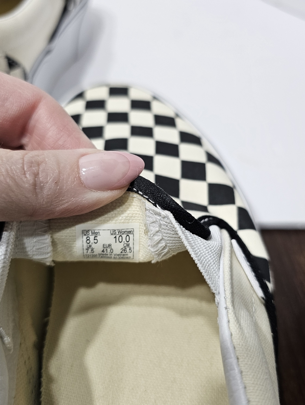 Vans Off The Wall Cream & Black Slip Ons - Picture 6 of 7